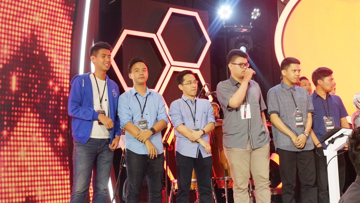 NextDev_id's tweet photo. SELAMAT kepada TOP 8 #NextDevCompetition ! 

Health: Cekmata &amp; Comrades
Education: Squline &amp; Qeedee
Agriculture: Karapan &amp; Growpal
Transportation: Marlin booking &amp; Go Bandung Disiplin

Lihat keseruan speed challenge yang sedang berlangsung di Instagram #thenextdev #NextDev2017 https://t.co/ocJ8DijNfD