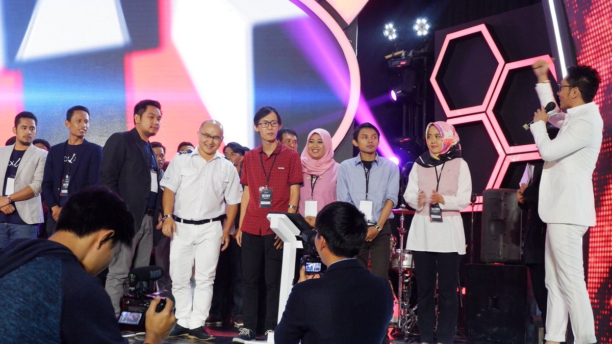 NextDev_id's tweet photo. SELAMAT kepada TOP 8 #NextDevCompetition ! 

Health: Cekmata &amp; Comrades
Education: Squline &amp; Qeedee
Agriculture: Karapan &amp; Growpal
Transportation: Marlin booking &amp; Go Bandung Disiplin

Lihat keseruan speed challenge yang sedang berlangsung di Instagram #thenextdev #NextDev2017 https://t.co/ocJ8DijNfD