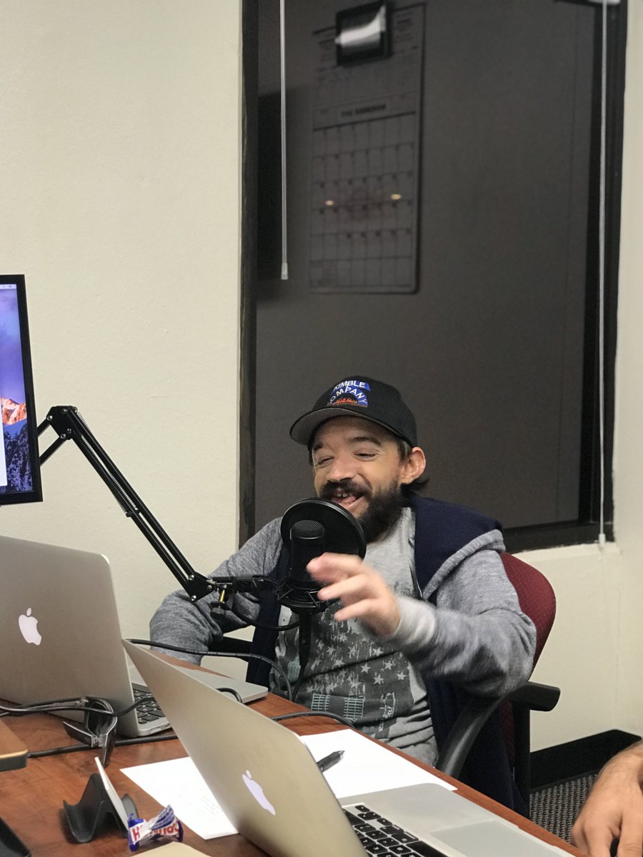 HotTopic_Sports's tweet photo. Ep. 21 "The Media is the Devil": We talk Trump vs. Lavar, who is separating themselves in the NFL, @HTS_Murph gets schooled on Chinese law by @KyleJHowell, Jerry Jones vs. Goodell and more https://t.co/o7q3LK5V51 #HTSPOD #NFL #MLB #NBA, #sportspodcast #Podcast https://t.co/aVjeP6MbJx