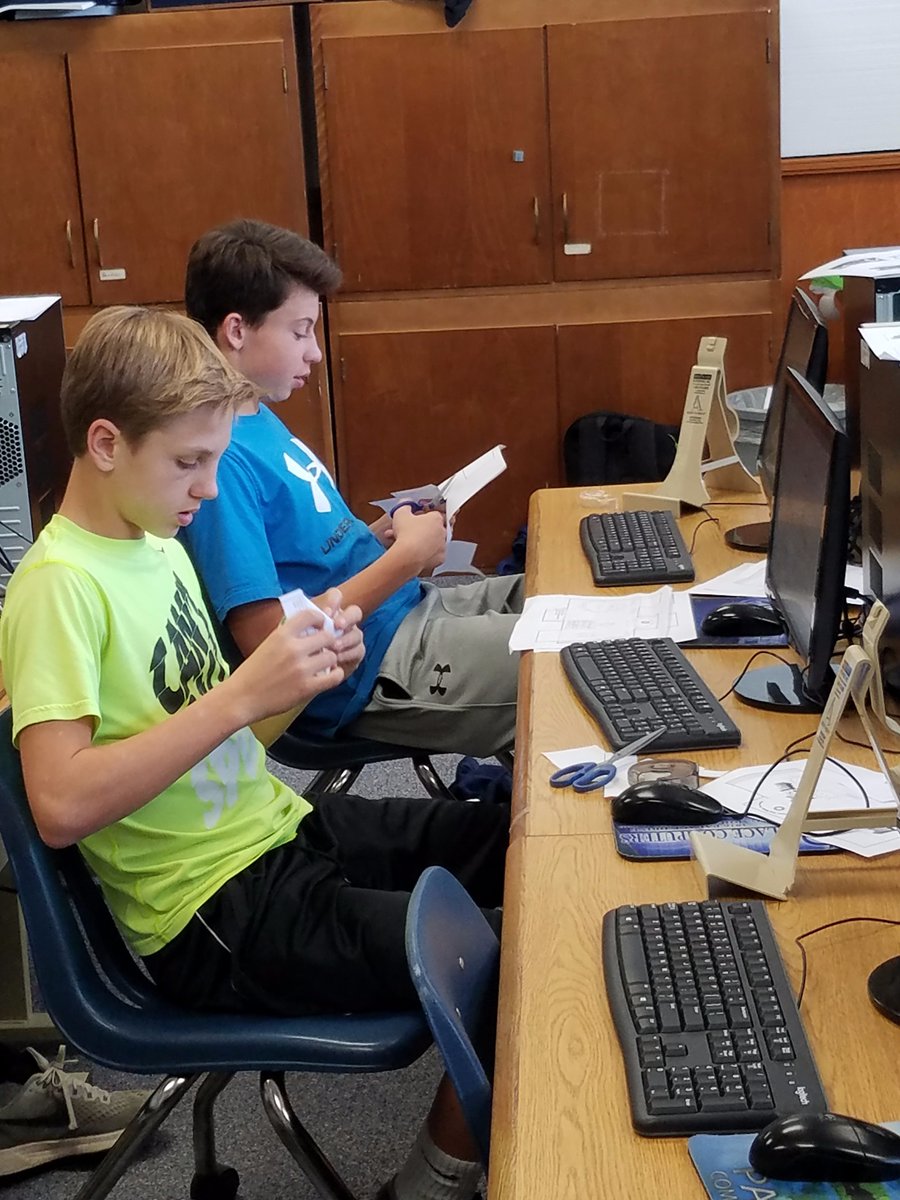 NchsBusiness's tweet photo. The students are using MicroSoft Word to create their juice box. After the design is completed on the computer, the students print out their  juice box and put it together. @USD303 https://t.co/nJ3imvUHWJ