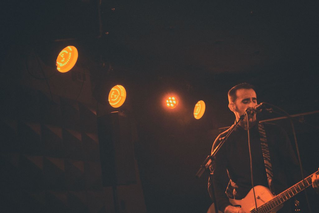 Pablo und Destruktion: “Lo que echo de menos no son las canciones políticas sino las… zvigilada.com/2017/11/20/pab…