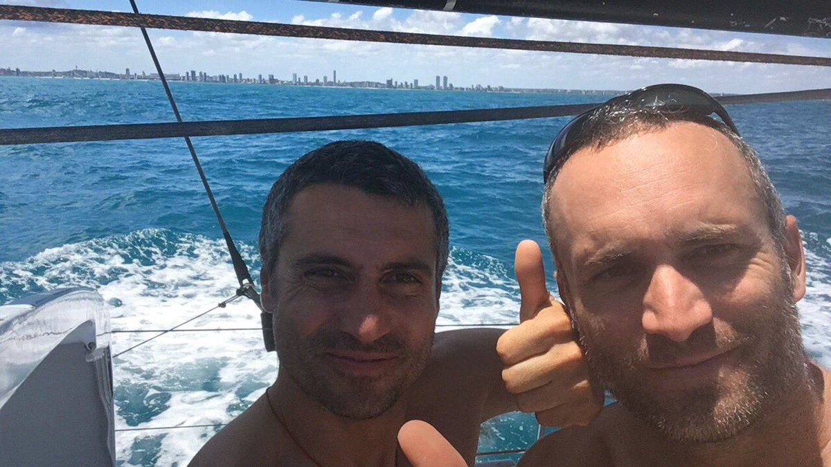 FabriceAmedeo's tweet photo. Deux skippers heureux devant Recife ! #brazil @TransatJV_fr https://t.co/9sh9s2I1kP