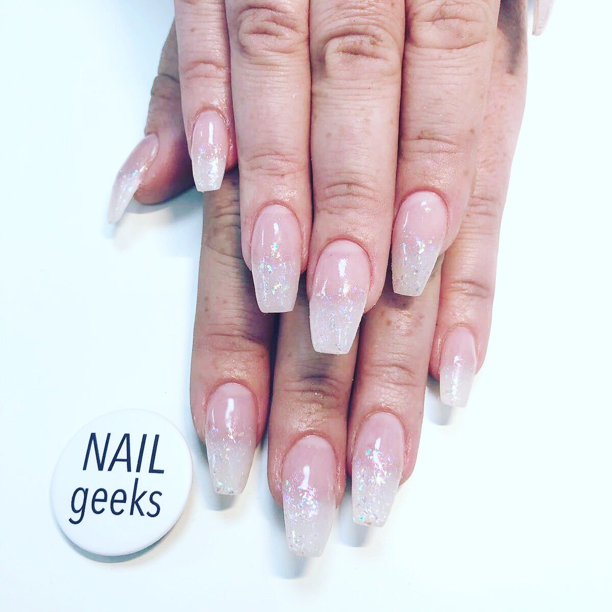 WeLoveNailGeeks's tweet photo. Shimmering! ✨ #nails #acrylic nails #nailscardiff https://t.co/Gqbg9DCdtE