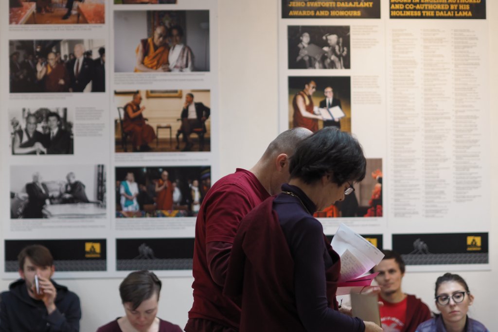 TibetOpenHouse's tweet photo. Tulku Dakpa Rinpočhe o víkendu v @TibetOpenHouse předával Končhok Čhindu 🙏 velice hluboký a obšírný cyklus učení. https://t.co/YVCLD60l1G