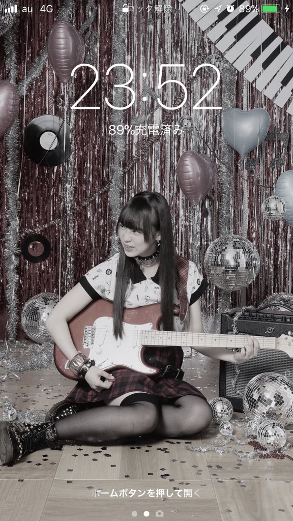 しゃちょー 豊永イケすぎてたから2年ぶりに待ち受け変えてしまったがロック画面にロック女子っていうセンスが良い こちらはイケてない