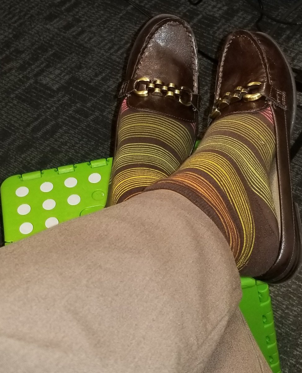 mborochick73's tweet photo. Love getting new shoes, hate breaking the leather in! #newfeet #40pluschick #vlogger https://t.co/tNAJZ4J8Oj
