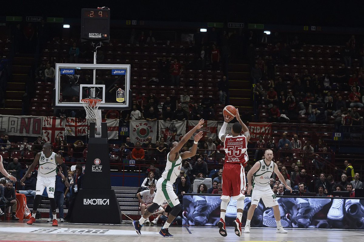 OlimpiaMI1936's tweet photo. La prima settimana “eroica” di Curtis #Jerrells https://t.co/rIFeQSfQMU https://t.co/cptQilxZEU