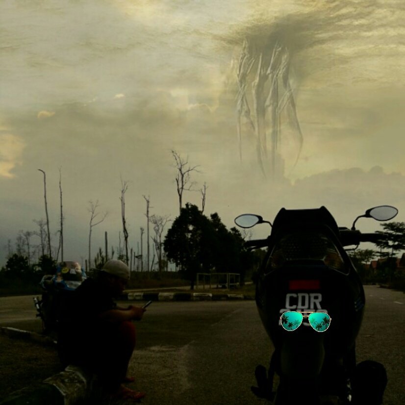 Delta972's tweet photo. Salah pilih background untk bergambar memang macam ni la jadinya https://t.co/nbZDnEndxm