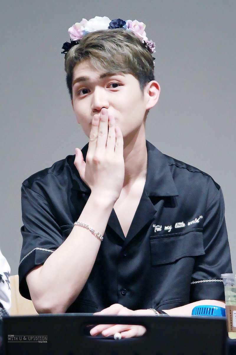 UP10TIONPlCS's tweet photo. happy birthday to up10tion’s sweetest boy, han gyujin ! 🎉 we hope you have a good birthday in japan &amp; please remember to take care of yourself 🎈🎁 honey10’s love you !! #HAPPYGYUJINDAY #GYUJIN #UP10TION #규진 #업텐션 https://t.co/DhJmLo7irz