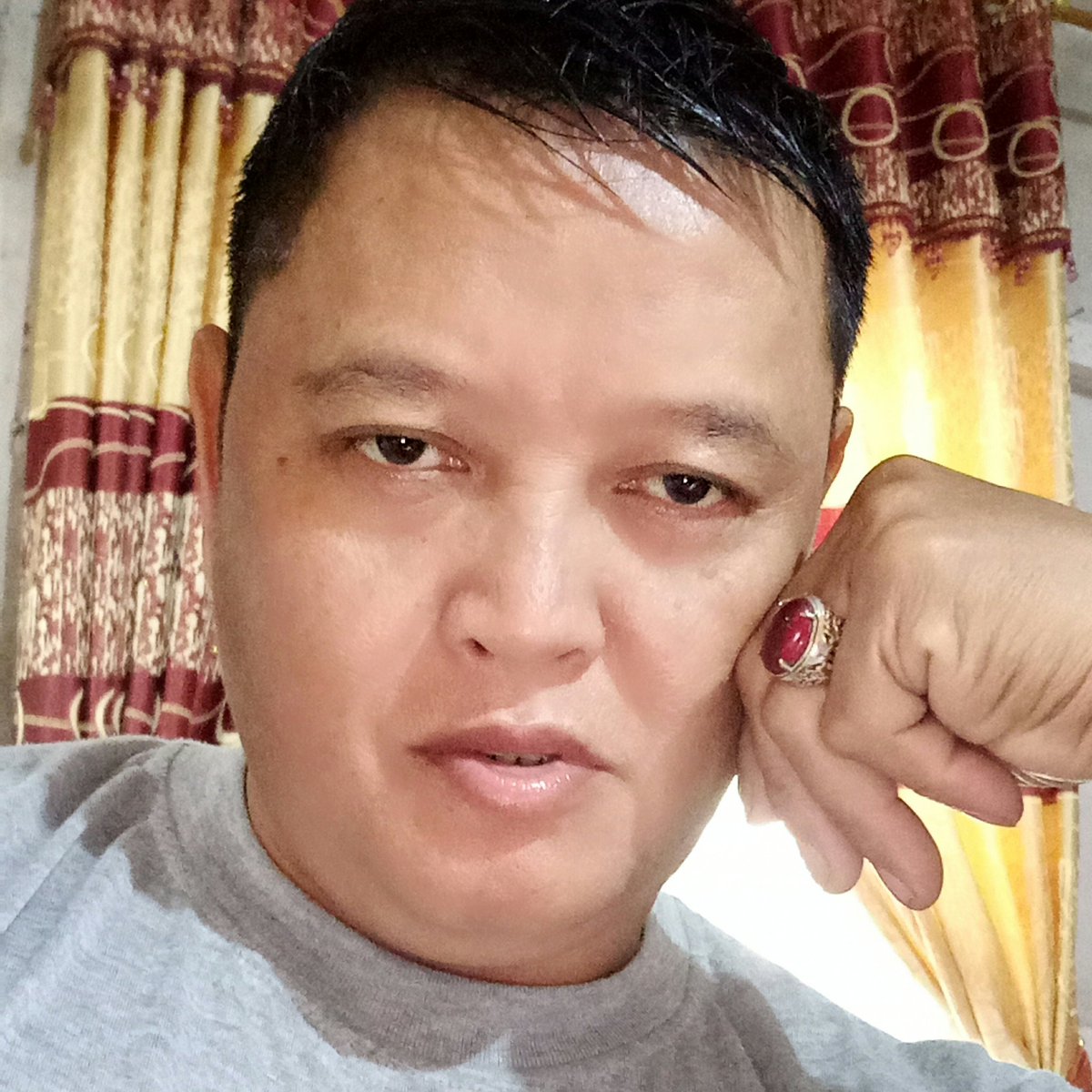 selevanus tweet picture