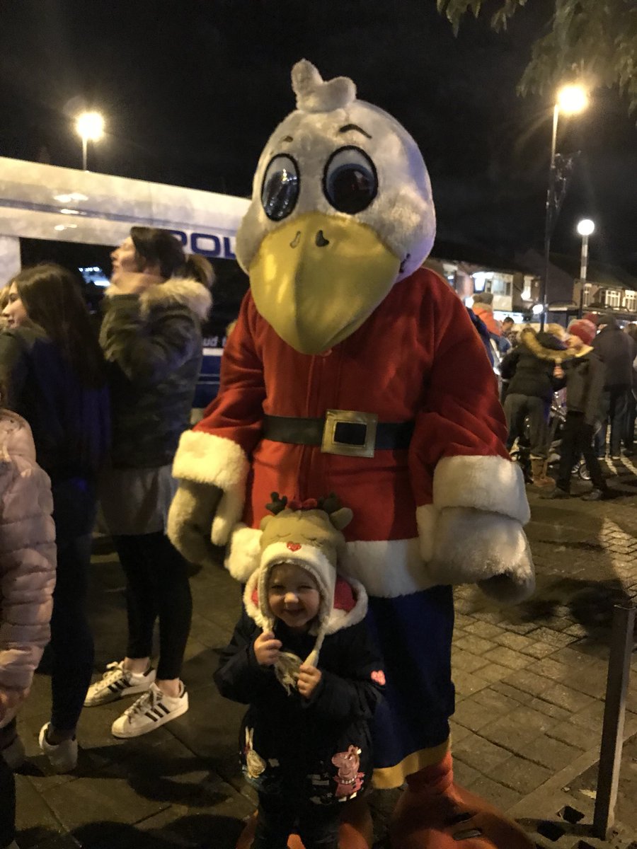 1034SunFM's tweet photo. Everybody loves a photo with Sunny down at the Concord Light Switch on in Washington, our street stars are here thanks to @gonortheast ✨ https://t.co/lR3x8GK6yc