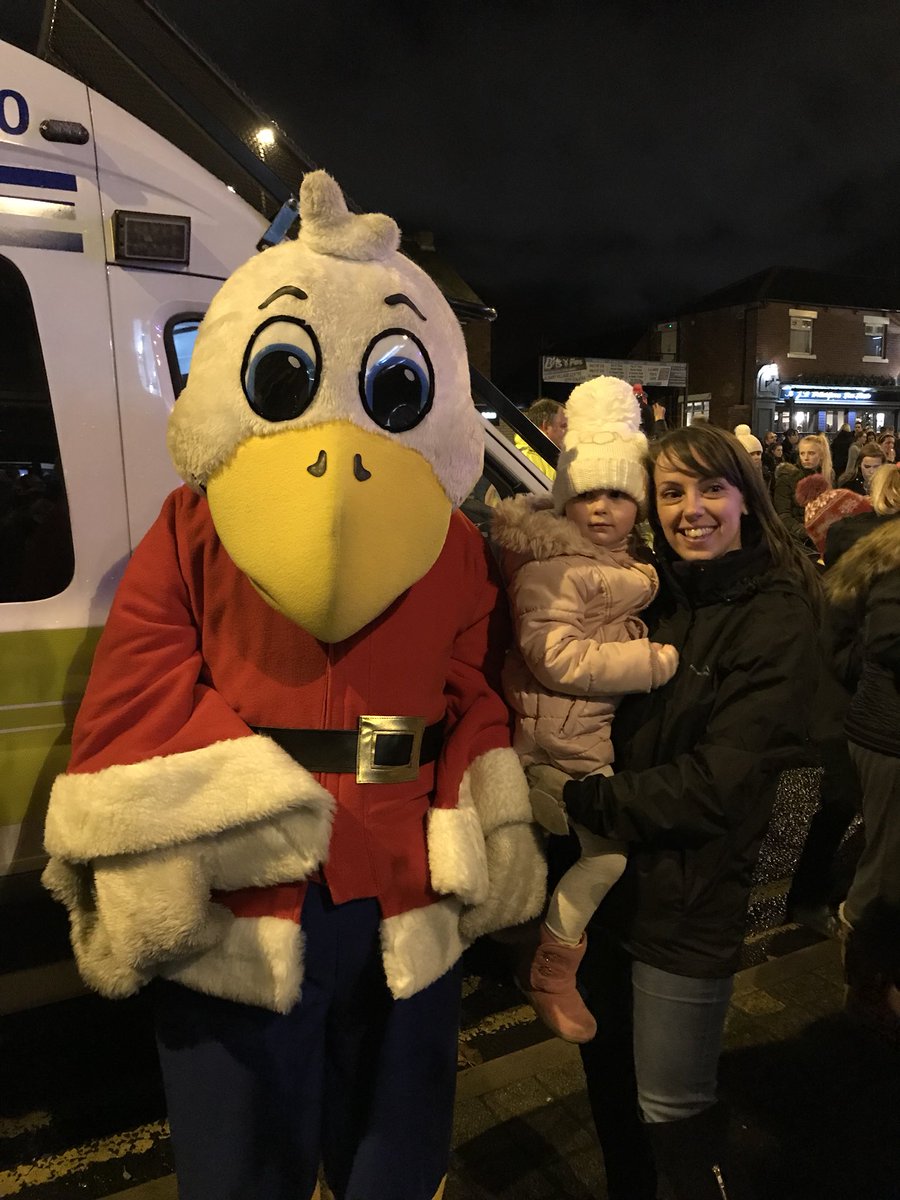 1034SunFM's tweet photo. Everybody loves a photo with Sunny down at the Concord Light Switch on in Washington, our street stars are here thanks to @gonortheast ✨ https://t.co/lR3x8GK6yc