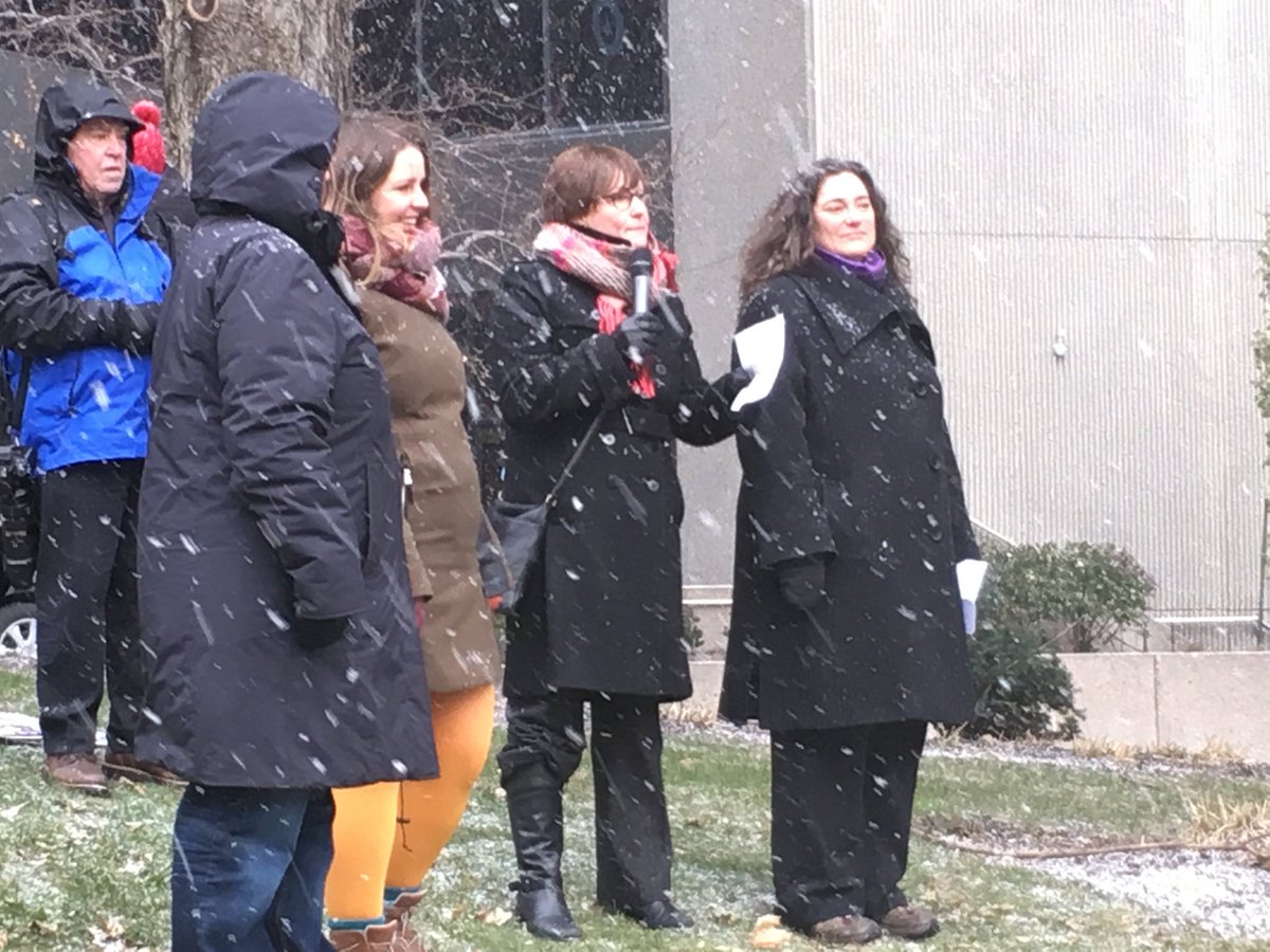 Une négo a coût nul pour les sages-femmes, mais des milliards de profits pour le gouvernement. C’est indigne, <a href="/drgbarrette/">Dr Gaétan Barrette</a> - présidente FP-CSN, Ginette Langlois #polqc