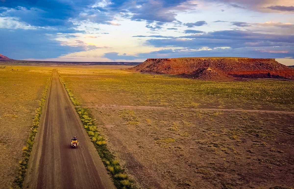 charlysinewan's tweet photo. Llevamos varios capítulos de paisajes, moto y soledad que parece que os están gustando. Gracias por los comentarios. Seguimos viaje https://t.co/nrATCdKCj1