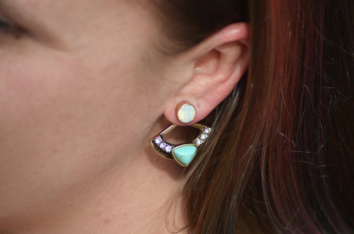 CateandChloe's tweet photo. Don't worry #Ila be there. Cate & Chloe https://t.co/QHOI5wFtw5 #holidaysarecoming #partyseason #earparty #boldearrings #statementjewelry #beboldcollection #embraceinspireembellish https://t.co/KFCXstjqDR