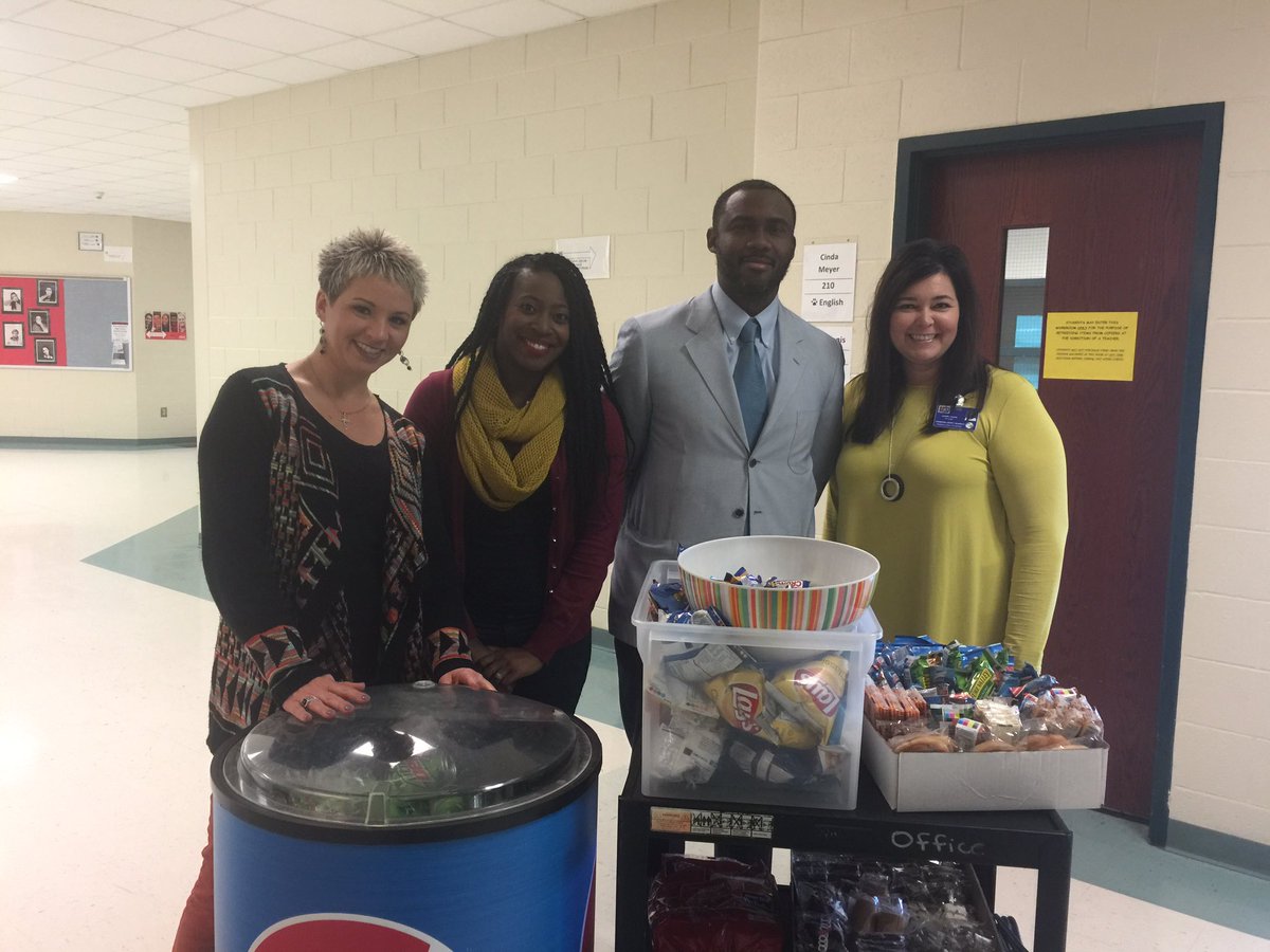 When all the principals show up at your door with a Happy Thanksgiving surprise, it sure brings a smile to a teacher's face!  It's the little things that mean the most. #wjhs #bestadminteam #mrprestiwastheretoo