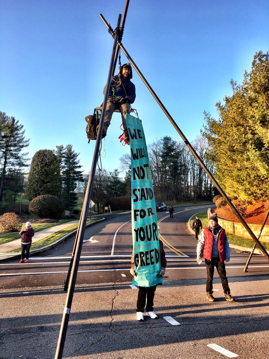 RisingTideNA's tweet image. ACTIVISTS ARRESTED: After 4 hours blocking fossil fuel industrial park in Southpointe, PA, police arrested activists who were attached to tripods. Local residents said: we will stop at nothing to protect our families. Legal Defense Fund bit.ly/2AfSjjM #WeWontStop