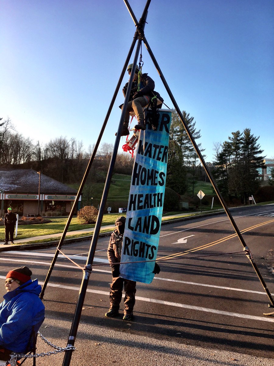RisingTideNA's tweet image. ACTIVISTS ARRESTED: After 4 hours blocking fossil fuel industrial park in Southpointe, PA, police arrested activists who were attached to tripods. Local residents said: we will stop at nothing to protect our families. Legal Defense Fund bit.ly/2AfSjjM #WeWontStop