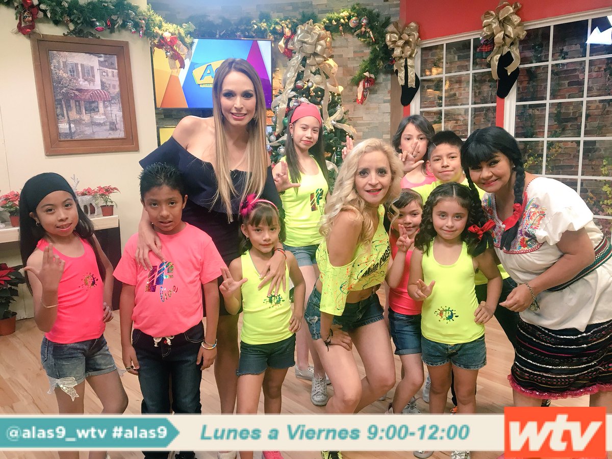 wtvbuenastardes's tweet photo. Día de Puente y podemos comenzar el día bailando en familia en compañía de #LatinFussion ¡Acompáñanos por #77Izzi! @canal_wtv https://t.co/K08zEHxqsp
