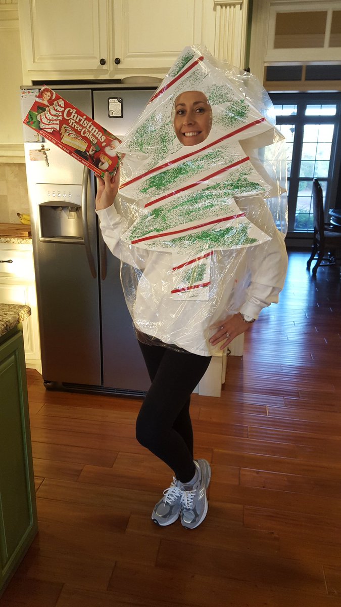 Little Debbie On Twitter Introducing The New Standard That All Christmas Tree Cakes Lovers Should Strive For