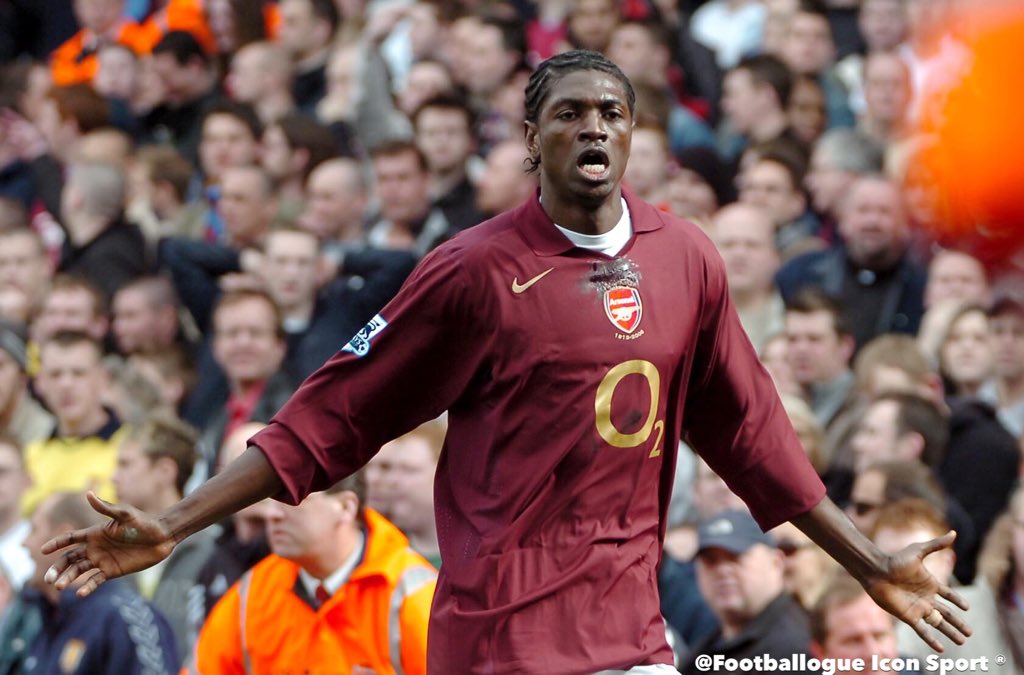 Footballogue's tweet photo. [#Décla💬] Adebayor : "Chelsea avait Michael Essien et Michael Ballack. À Arsenal, nous avions Tomas Rosicky. Si tu lui disais "bonjour comment ça va ?", il pouvait se blesser deux mois et demi..." https://t.co/Y9mzYjD1Qn