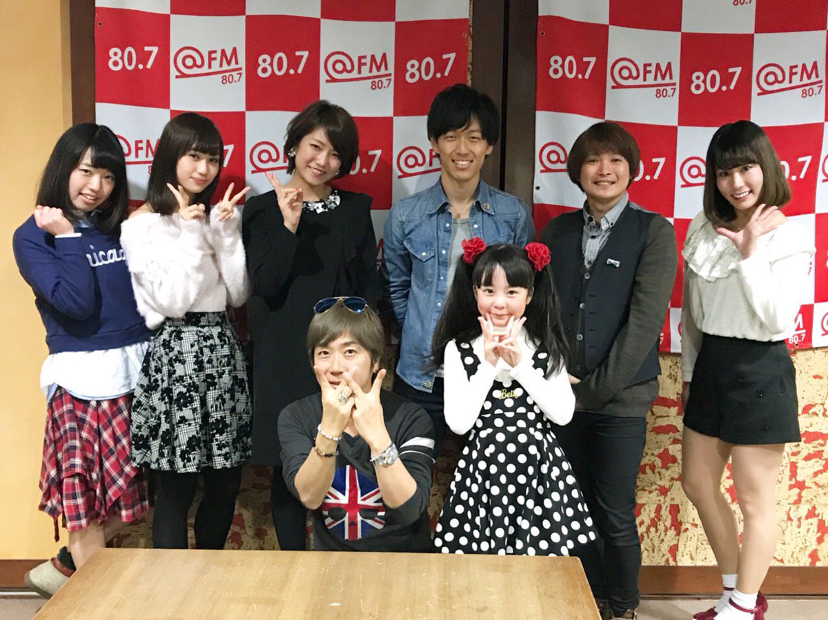 miyatadaiki's tweet photo. ＠FM「勝手に応援！BSJ」の収録にお邪魔しました(#^.^#)12月12日オンエアだよ聴いてね〜

収録でご一緒だった吉野有香さん&amp;酒井陽祐さんとともに！
矢野きよ実さんの書の前でも。家族写真みたいやなっ！
#＠FM #勝手に応援 #BSJプロジェクト https://t.co/zq94rg9QE7