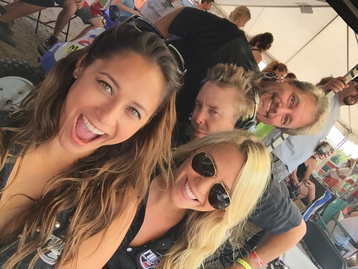 TiffanyStone's tweet photo. T. Stone Rule: #21 - Find people you love working with. Make some badass memories. And wonder why this doesnโt happen more often. ๐ญ๐ฌ TStoneRulesToLiveBy #TORC17 https://t.co/bprZTOiSLi
