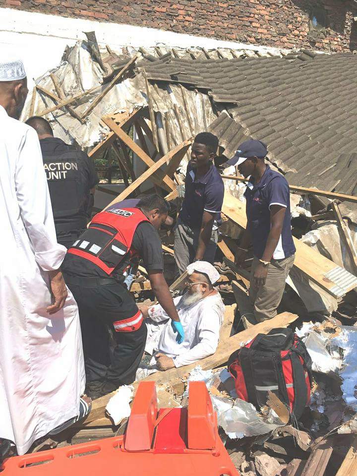 shybux's tweet photo. Worshippers injured in Mosque roof Collapse, Verulam, Kwazulu Natal :

https://t.co/2SDlzkQsav https://t.co/Jfs43VazSl