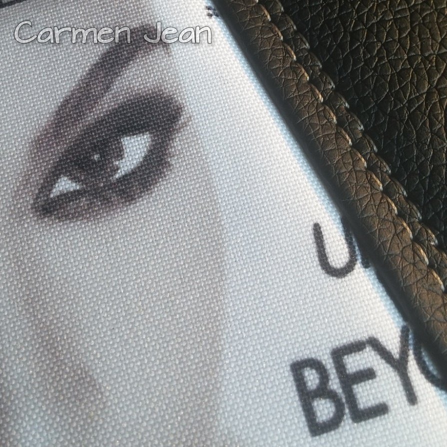 Working on something interesting. Hopefully I'll be able to show more pics tomorrow. #tissus #coudre #couture #sacamain #vinyle #coutureaddict #couture #Dordogne #fabriqueenfrance 
#handbags #handmade  #madeinFrance  #handmadebag #vinyl #wholesale 
#clutchbag #fashion