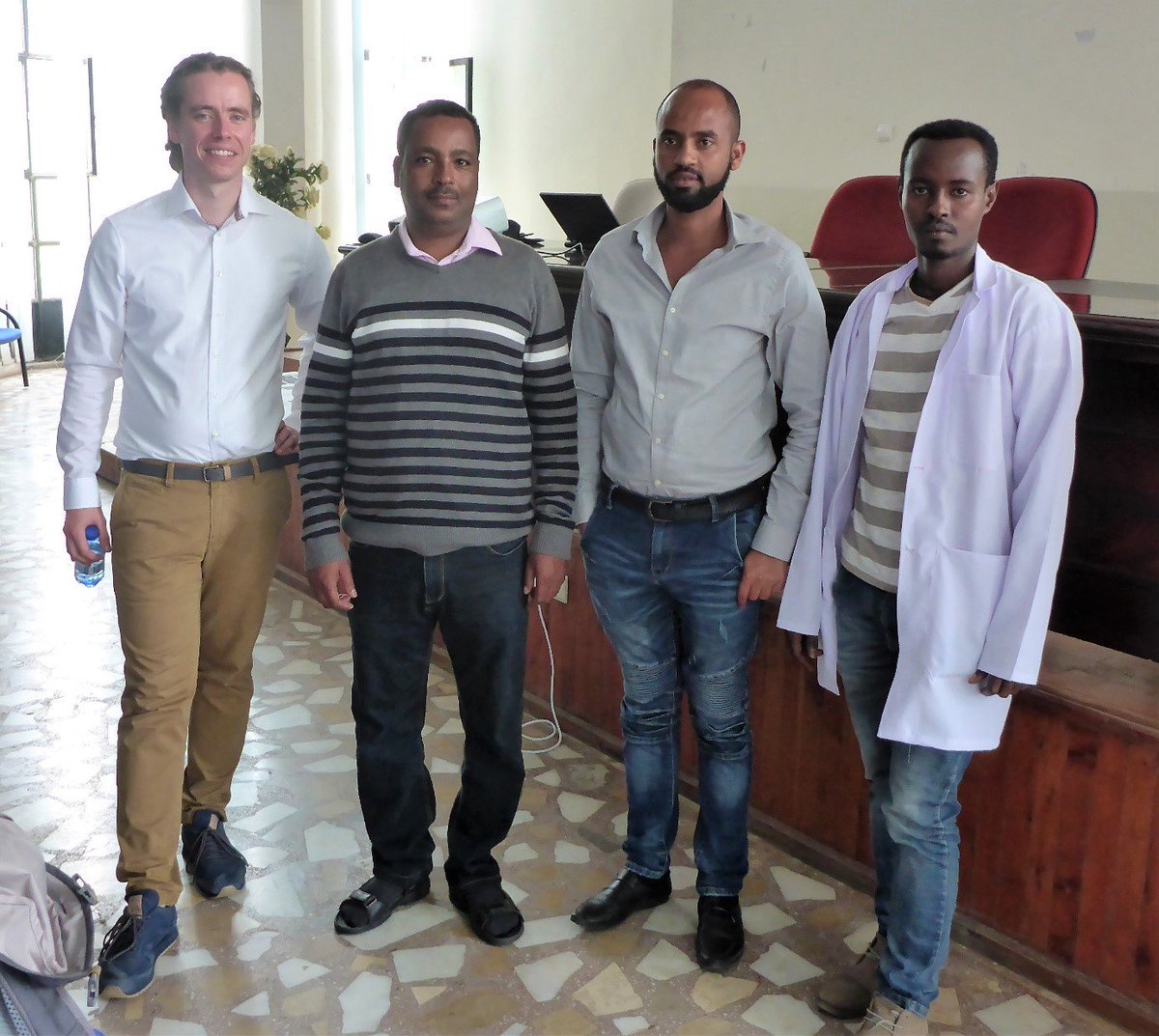 biohomeUHH's tweet photo. #BioHome staff gives first time #joint #lecture in @HawassaUniverst on #wood and #bamboo @Holzwirtschaft @Thuenen_aktuell  @StellenboschUni together with #TeferaBelay #BantihunSeyoum and @blacksquirrelGS https://t.co/JpelWRXf4S