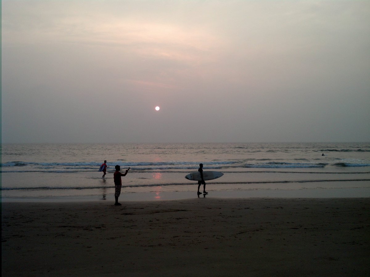 hackbeach's tweet photo. Oh, and if you have a surf- or bodyboard (or friends have some) bring it! We'll give swimming lessons, too :) #hackbeach https://t.co/IDLBwlwc2z
