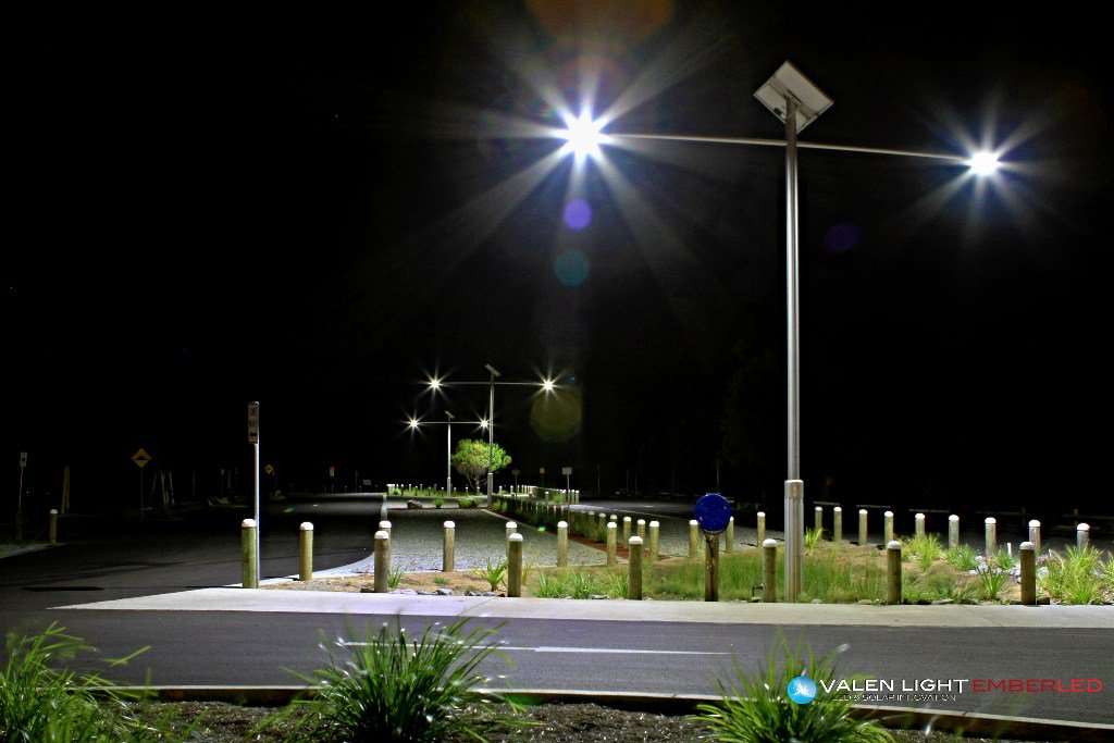 EMBERLED's tweet image. 6' Dual headed solar pole! For more products or a quote today visit: emberled.com