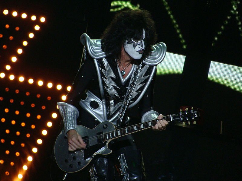 DogsnPigs's tweet photo. 7 November #HappyBirthday #TommyThayer @KISSOnline #KISS https://t.co/5h1zGi9bGO