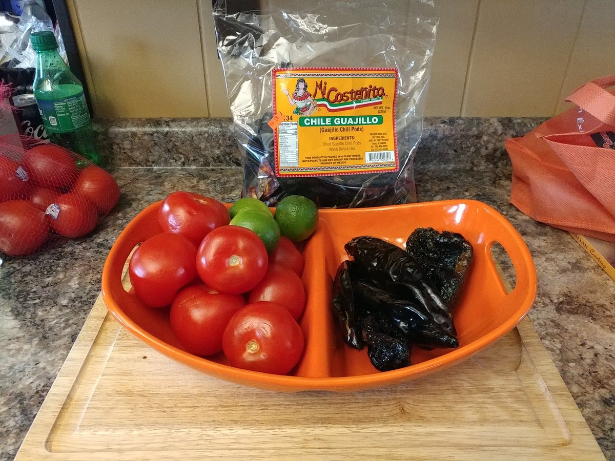 chef_untamed's tweet photo. Let's Make Some Salsa. #fullofflavor https://t.co/Amxfph2C7U