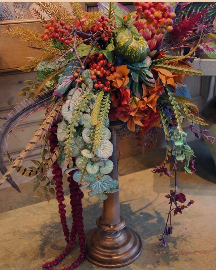 McNamaraFlorist's tweet photo. We love Fall for the beautiful colors and textures. The gorgeous season is almost over so we’re offering 40% off fall silks/decor. We’re here to help with all that Tday Prep! #thanksgiving #thanksgivingdecor #falldecor #fall #local #localindy #shoplocal … https://t.co/ygUyiefoGA https://t.co/18uGsVVw42