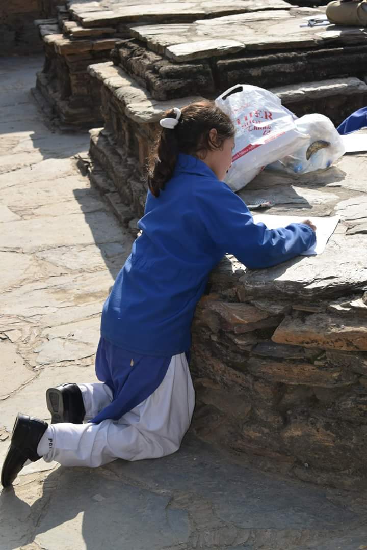 ShafeeqGigyani's tweet photo. The other day I visited archeological site of Takht-i-Bhai with primary class students, I was extremely happy that they were questioning everything.I believe that culture &amp; art can play a vital role in the process of deradicalization &amp; way towards peace, tolerance and pluralism. https://t.co/n9Zu4N3mq7
