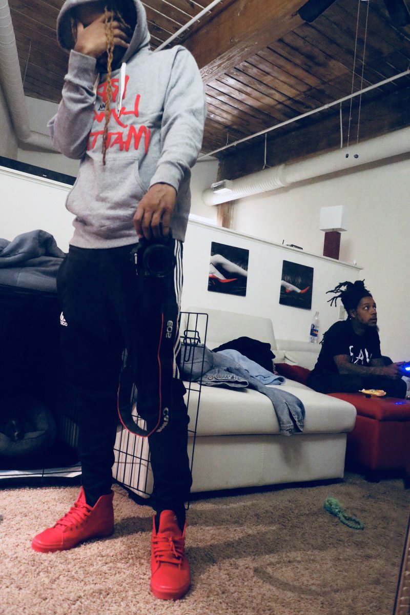 iamStarrz's tweet photo. I’m not a photographer. Just a #RapperWithACamera 📷✨ https://t.co/O3jlR6i9yb
