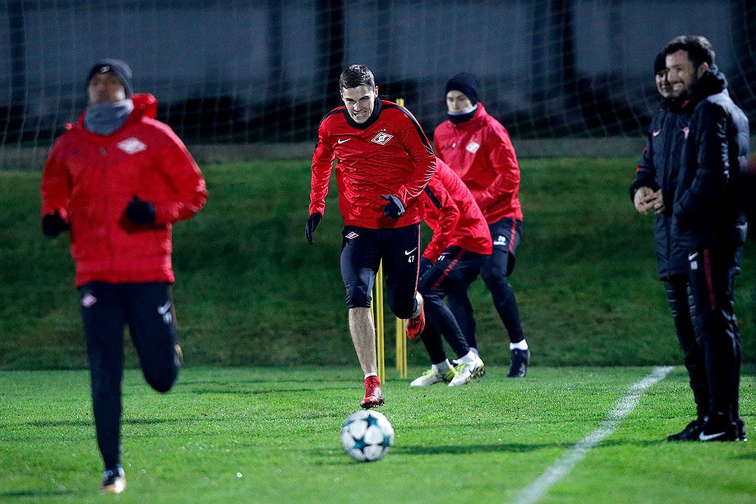 fcsm_official's tweet photo. Никак не налюбуемся на Романа, тренирующегося в общей группе 😍
Надеемся, вам это зрелище приносит столько же радости! https://t.co/JZmXMcDyyV