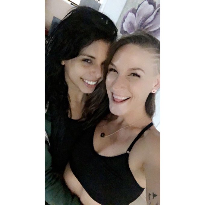 TW Pornstars Charley Hart. Pictures and videos from Twitter. Page 4