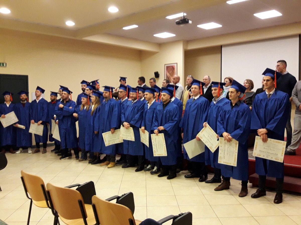 Atsai_ROI's tweet photo. Ogni volta che impariamo qualcosa di nuovo, noi stessi diventiamo qualcosa di nuovo.Congratulazioni ai nostri nuovi #osteopati #ATSAI 2017👨‍🎓👩‍🎓 https://t.co/hfcrevNnXA