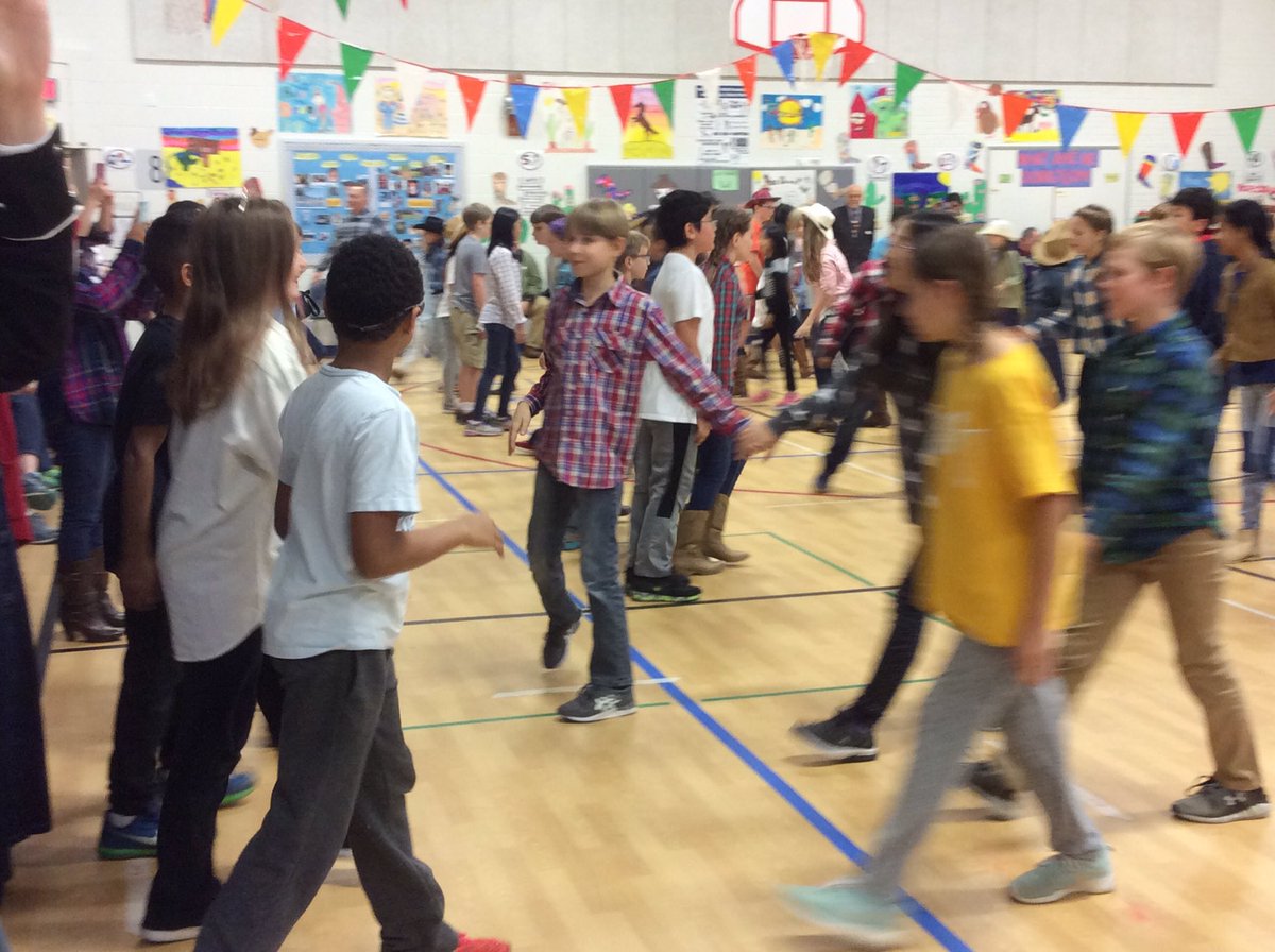 MrsSimpsonKMES's tweet photo. More Hoedown fun! https://t.co/KcrnNpcVMx