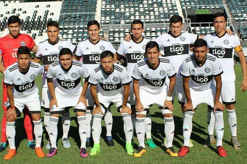 franklym16's tweet photo. #Reserva2017 Primer grito de CAMPEÓN en el #Clausura2017 En Para Uno @elClubOlimpia se consagro campeón de la categoría Reserva al ganar 1-0 a @spTrinidense con gol de Jorge Colman. Salud franjeados!! https://t.co/uXVt02TdUf