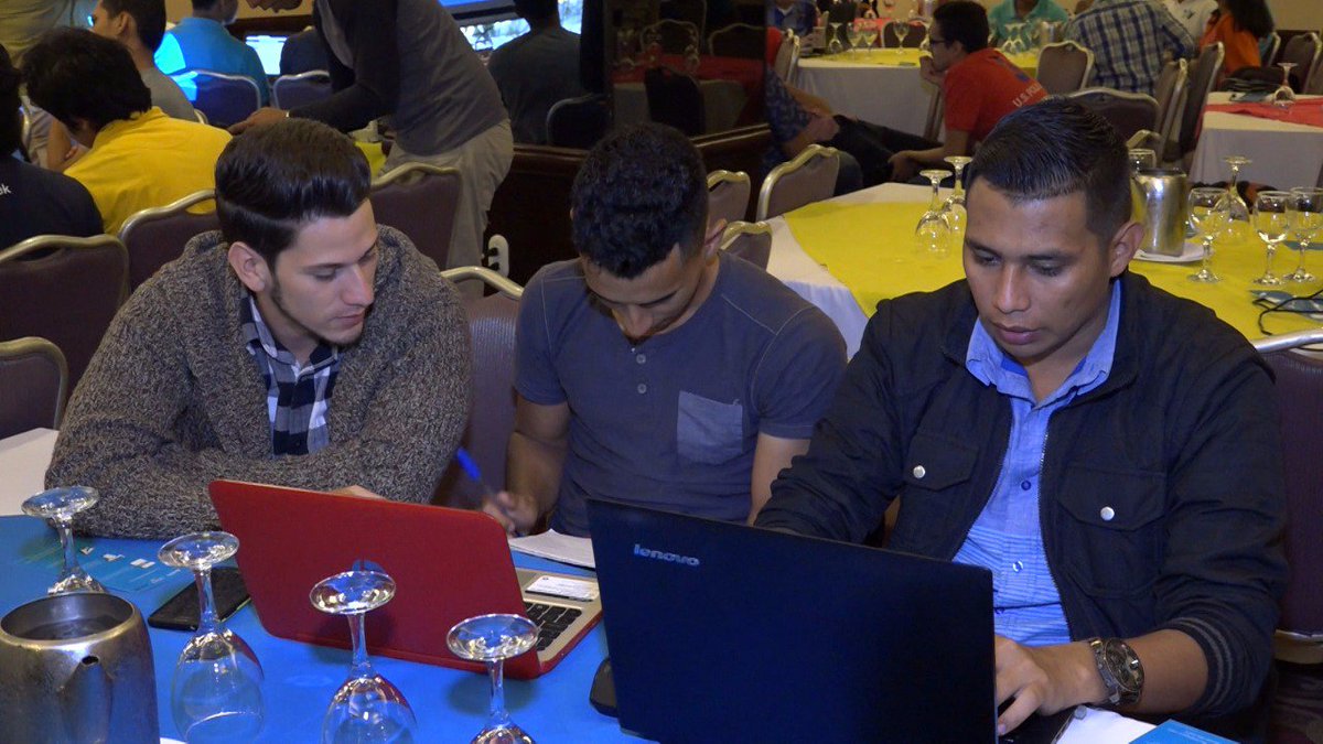 VivaNicaragua13's tweet photo. #Tecnología13 La innovación y la creatividad se citaron en el #Hackaton2017 https://t.co/4aY2yizTiW https://t.co/whqx1SWa01