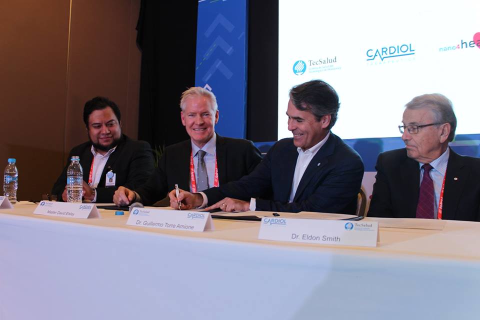 HHMonterrey's tweet photo. Firma de acuerdo de colaboración #Nano4Heart, #CardiolTherapeutics y #TecSalud, quienes obtuvieron el 2do Lugar en el #Healthathon2016 ¡¡Muchas felicidades!! #HackingHealth #HHMonterrey #BrainBreakers https://t.co/DLaVserzqH