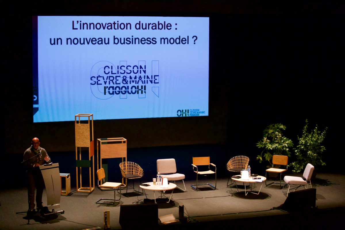 AgenceParade's tweet photo. l'Agence a réalisé la scénographie de l'espace conférence des "rencontres économiques" de @Clisson_LAggloh du 16 novembre .
Le thème: L'innovation durable!
https://t.co/LnS1K3Su6X https://t.co/T22vHw6sd6