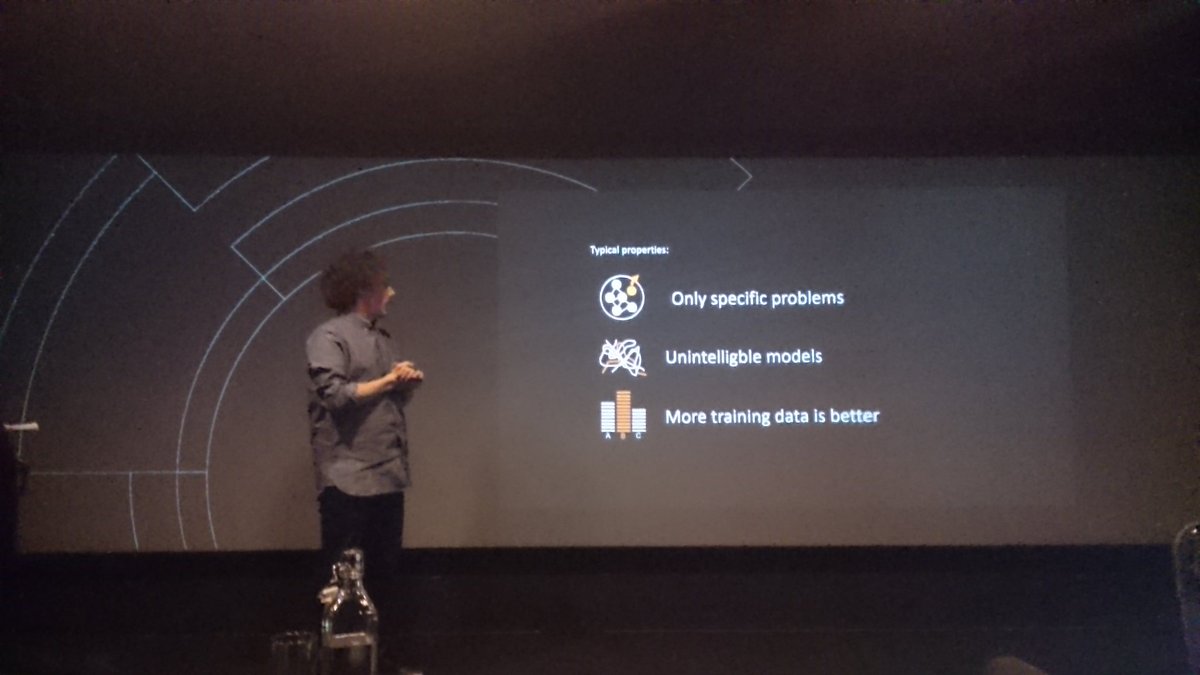 jonbe_242's tweet photo. Martin Svensson, SECTRA: Designing interactions for machine learning. #ML #DL #DeepLearning #EastSweden #VisualSweden #SthlmTech https://t.co/35pMC6P1mz
