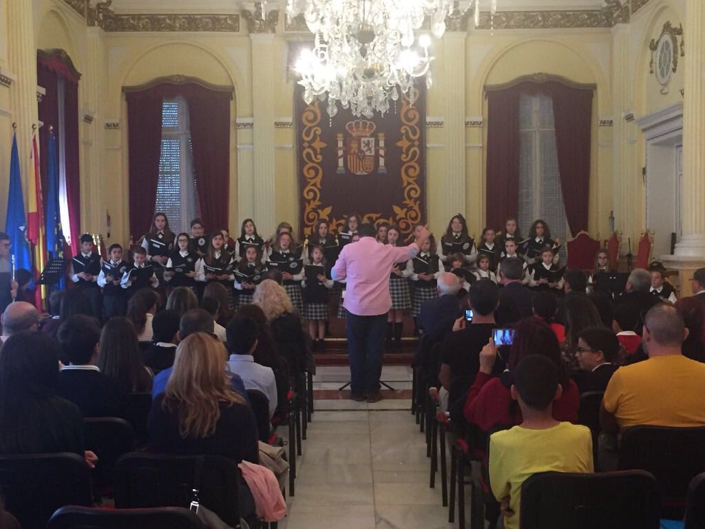 CoroEsoler's tweet photo. Orgulloso de mis niños por su actuación un año más en el Pleno Infantil. Enhorabuena chicos! @ondaceromelilla @MelillaNow @ElFarodeMelilla @aleaguilar_ @beaespigares @amiran02 @AlvaroGonRi https://t.co/StbKNZd29U