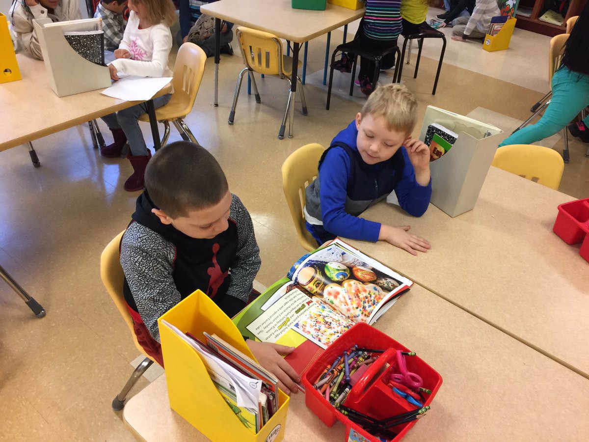 ChrisOmps's tweet photo. Kicking off 2nd grade reading buddies with @Ashlynlong and her class. #RAMPSwcpsmd #wcpsmd https://t.co/DD8yv1m0xy