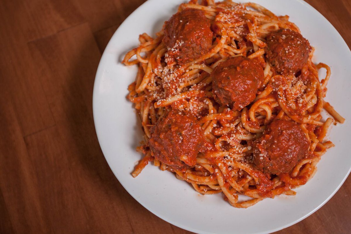deliitaliano's tweet photo. Every Monday we are offering 1/2 off Pasta served with garlic bread. Add a small garden salad for only $3.49. (Not available for delivery. Limit one per customer.) Order online! --> https://t.co/jKDlMkm15B #deliitaliano https://t.co/kfU6GhxRBO