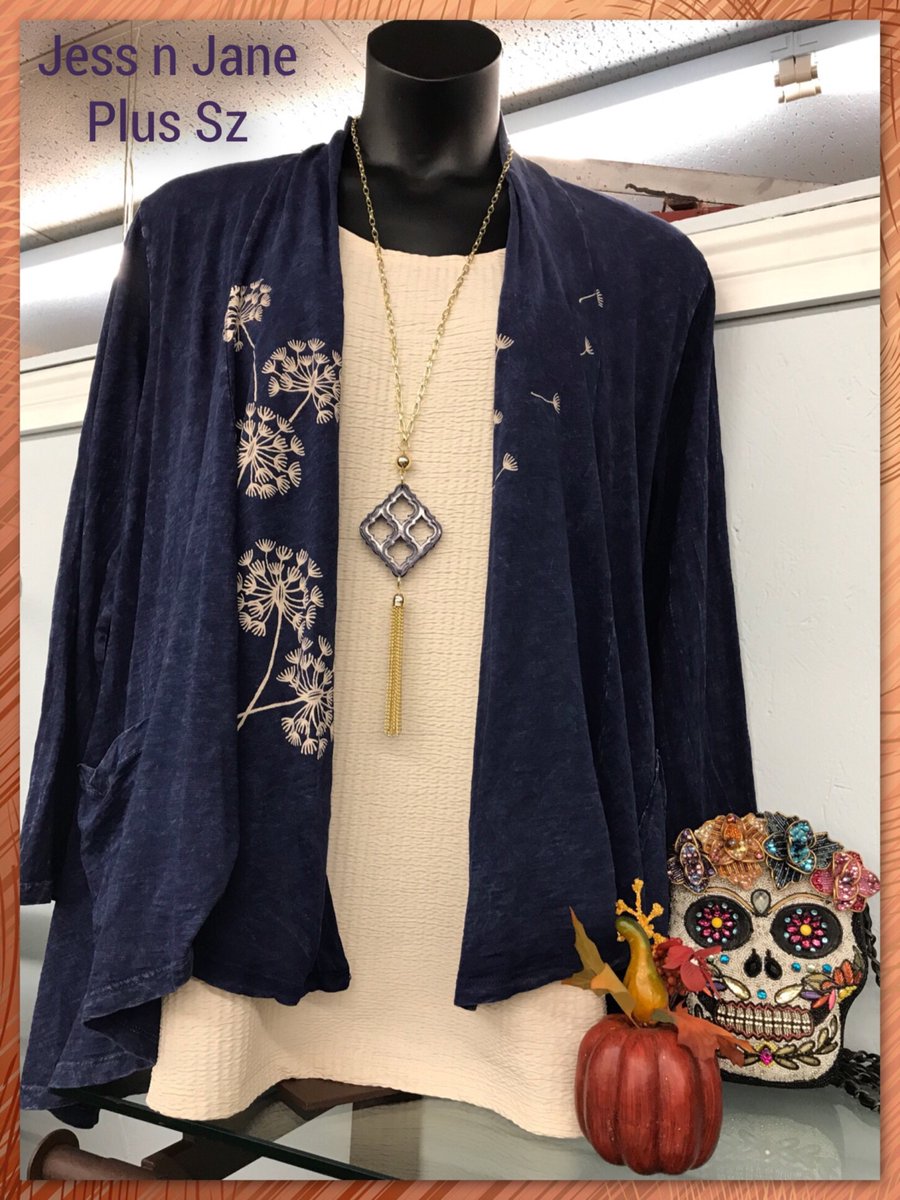 HipChicTX's tweet photo. We Love this New Plus Sz Jacket.
#PlusSz #JessnJane #MaryFrances #ZenZii https://t.co/CokOsoFP8F